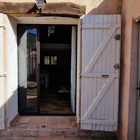 Studio Au Pied De La Sainte Victoire Puyloubier Екстериор снимка